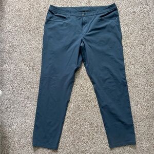 Men’s lululemon ABC pant